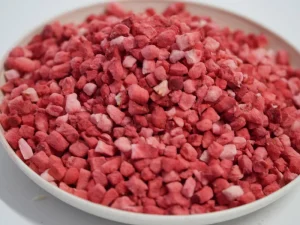 100% Natural Freeze Dried Strawberry Dices Bulk Supply Crispy Fruit Slices Baking Ingredients Topping for Yogurt Cereal