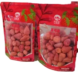 Factory 100% Natural Freeze Dried Strawberry Slices Sweet Taste OEM Available Vacuum Pack Packaging for Baking
