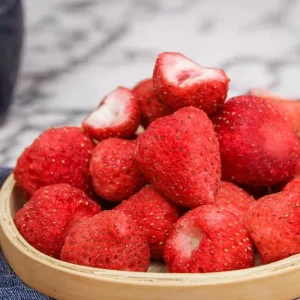 Freeze Dried Strawberries Healthy Fruit Snack for Fitness Lovers Sweet Taste Dried Fruit