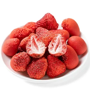 Grade 100g Sweet Freeze dried Strawberries Shandong Factory Snowflake Crisp Hard Baking Fruit Bulk Orders Available