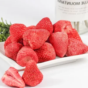 Organic GMO Free Whole Strawberries Freeze Dried (FD) Sun Drying Bulk Vacuum Packed Preserved Fruit Snack Sweet Sour Taste
