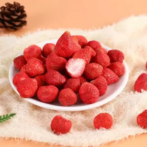 Organic Whole Strawberries GMO Free Freeze Dried Sun Drying Process Bulk Vacuum Packed Preserved Fruit Snack Sweet Sour Taste