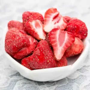 Premium Freeze Dried Fresh Strawberry Bulk Sweet Snack and Recipe Ingredient Dried Fruit with Water