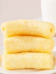 Variety Flavors Dairy Snacks Yellow Rice Rolls Sandwiched Rice Fruit Sticks Banana Rolls Puffed Casual Snacks Sweet Tasty Milk